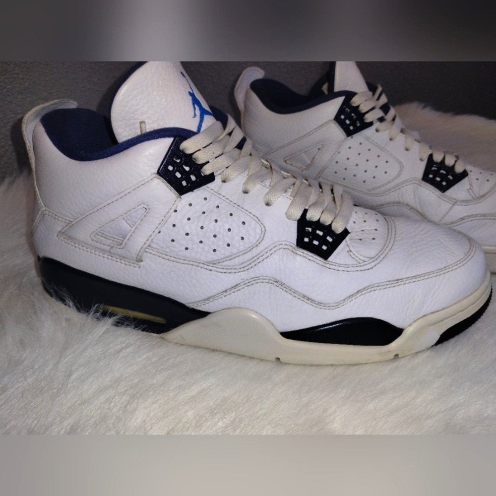 Jordan 4 Retro LS "Legend Blue"  color Blue/White size 13 - Picture 3 of 12